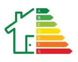 Casa stilizzata con scala di efficienza energetica (A-G). La certificazione energetica cos'è? Indica l'efficienza di un immobile.
