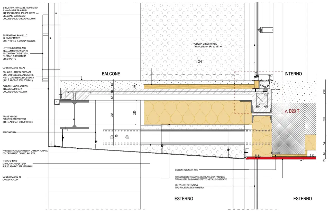 Dettaglio costruttivo balcone: coibentazione in XPS e lana di roccia, pannelli modulari e vetrata strutturale. Possibili svantaggi del cappotto termico non evidenti nel disegno.